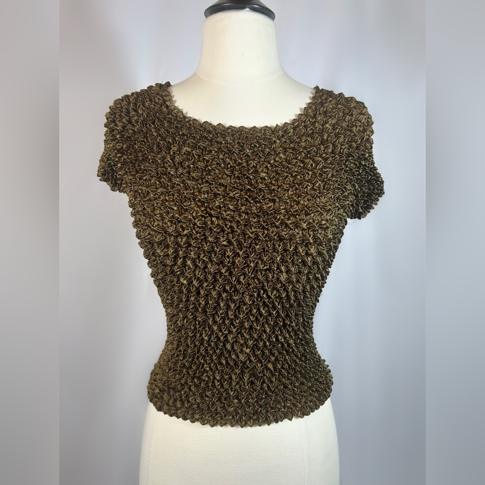 UNBRANDED TEXTURED SHORT SLEEVE - Picture 2 of 4